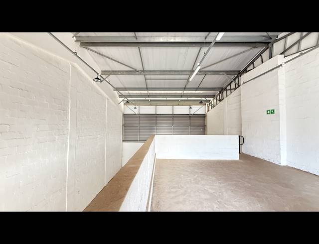 211M² FACTORY TO LET IN SHAKAS HEAD